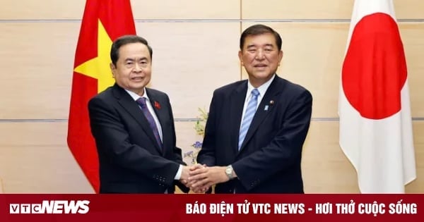 Le président de l'Assemblée nationale, Tran Thanh Man, rencontre le Premier ministre japonais