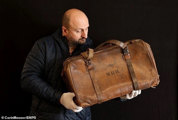 Subastarán estuche de violín del músico que tocó durante el hundimiento del Titanic