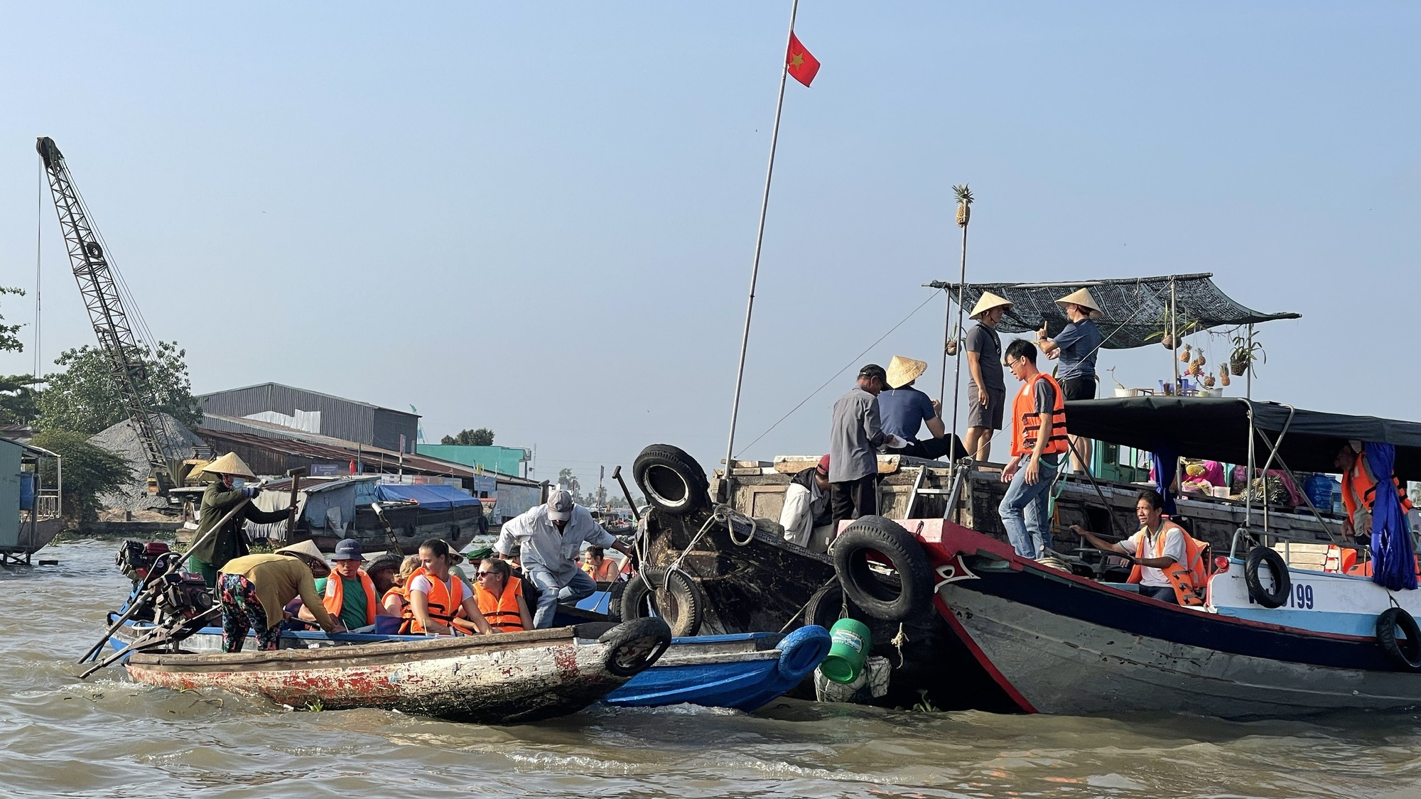 Lý do du lịch nội địa hai chiều Miền Trung, miền Tây quá mất cân đối - Ảnh 1.