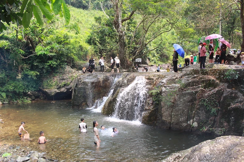 คำอวยพรฤดูร้อนสีสันสดใสในภูมิภาคซานโคกวางอัน ภาพที่ 3