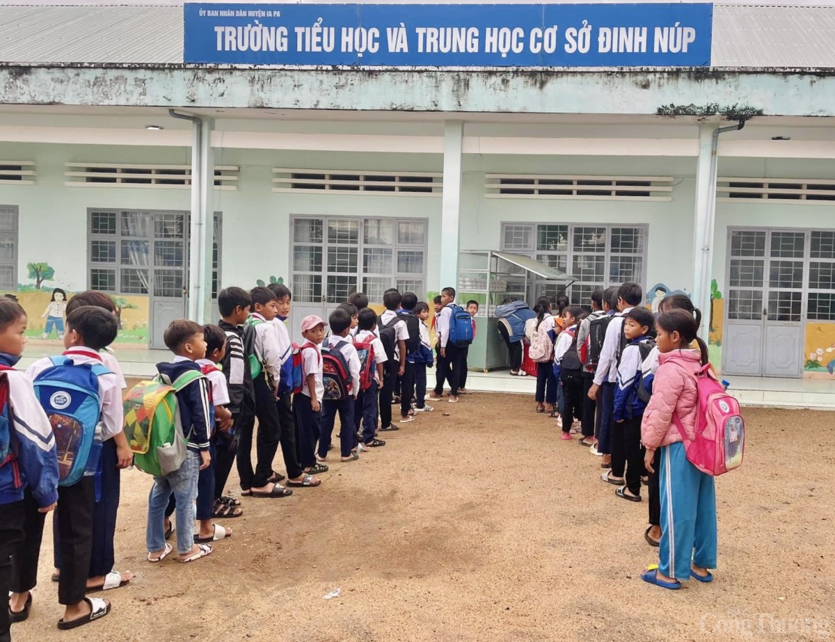 Village teacher and the journey of sowing hope and nurturing knowledge for poor students in Gia Lai