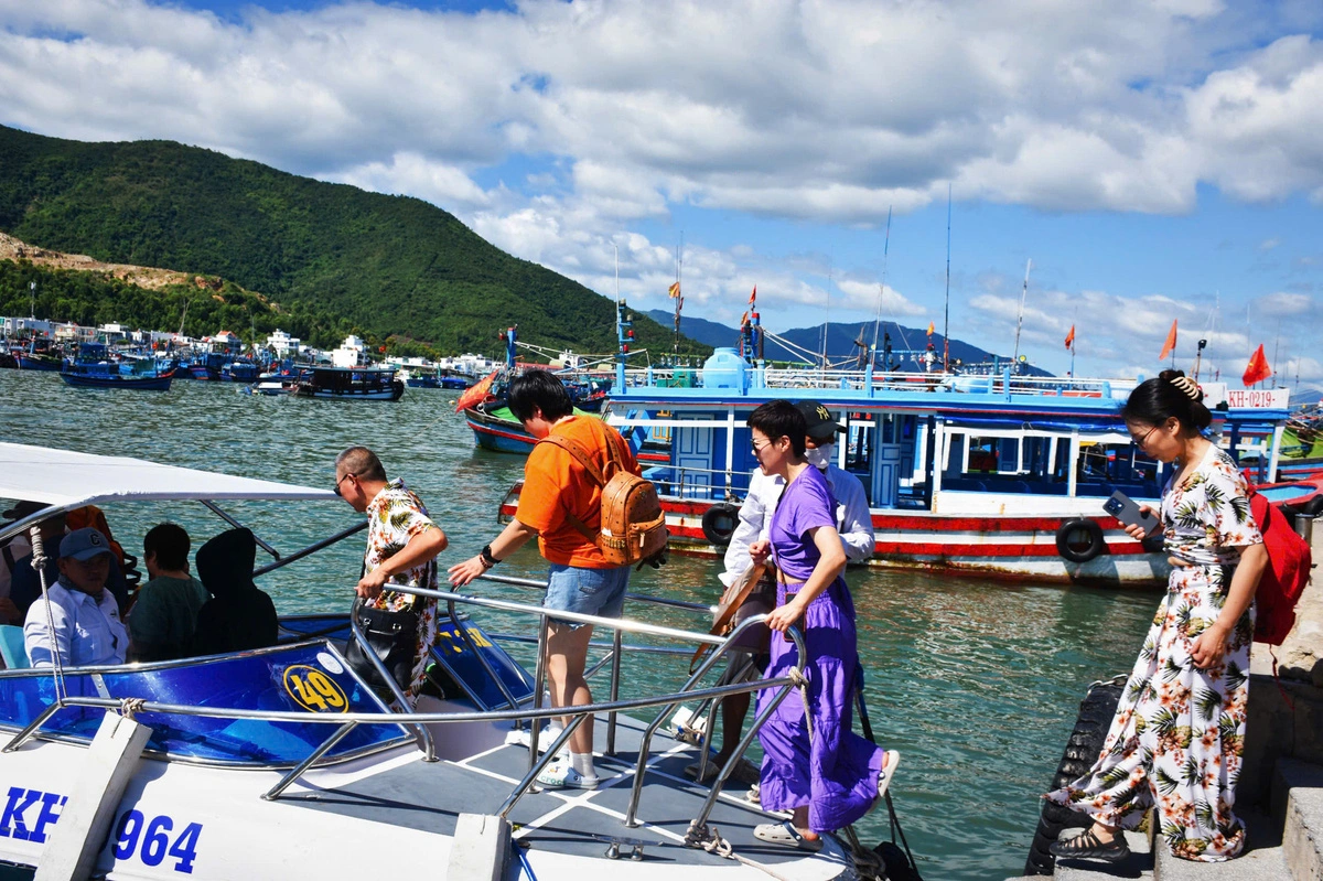 Le tourisme à Nha Trang et Mang Den remporte un franc succès lors des vacances du 2 septembre