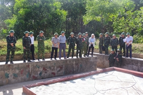 Vérification de la préparation des exercices de la zone de défense et de la salle de défense civile dans le district de Trieu Phong