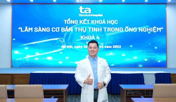 Dr. Pham Thanh Son regularly attends specialized courses on assisted reproduction.