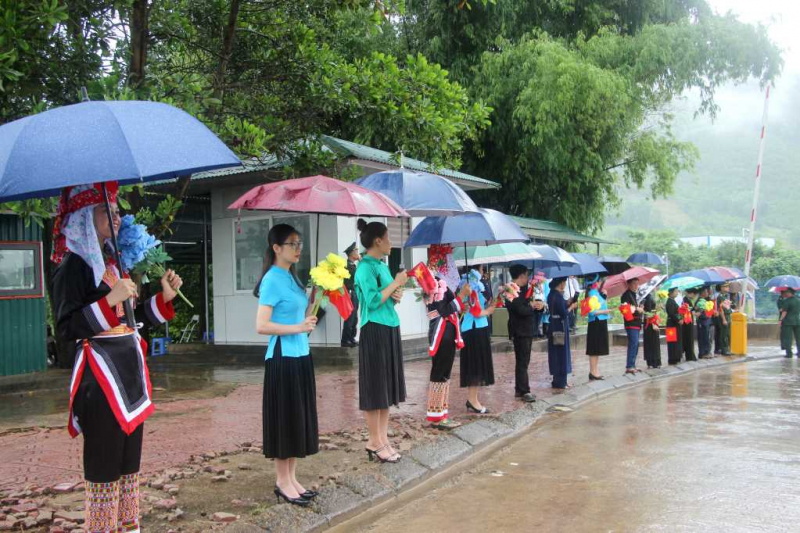 Ouverture officielle de la paire de postes-frontières bilatéraux Hoanh Mo - Dong Trung, dédouanement Bac Phong Sinh - Ly Hoa -0