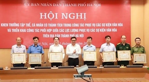 Hà Nội khen thưởng nhiều tập thể, cá nhân tích cực phục vụ các sự kiện văn hóa