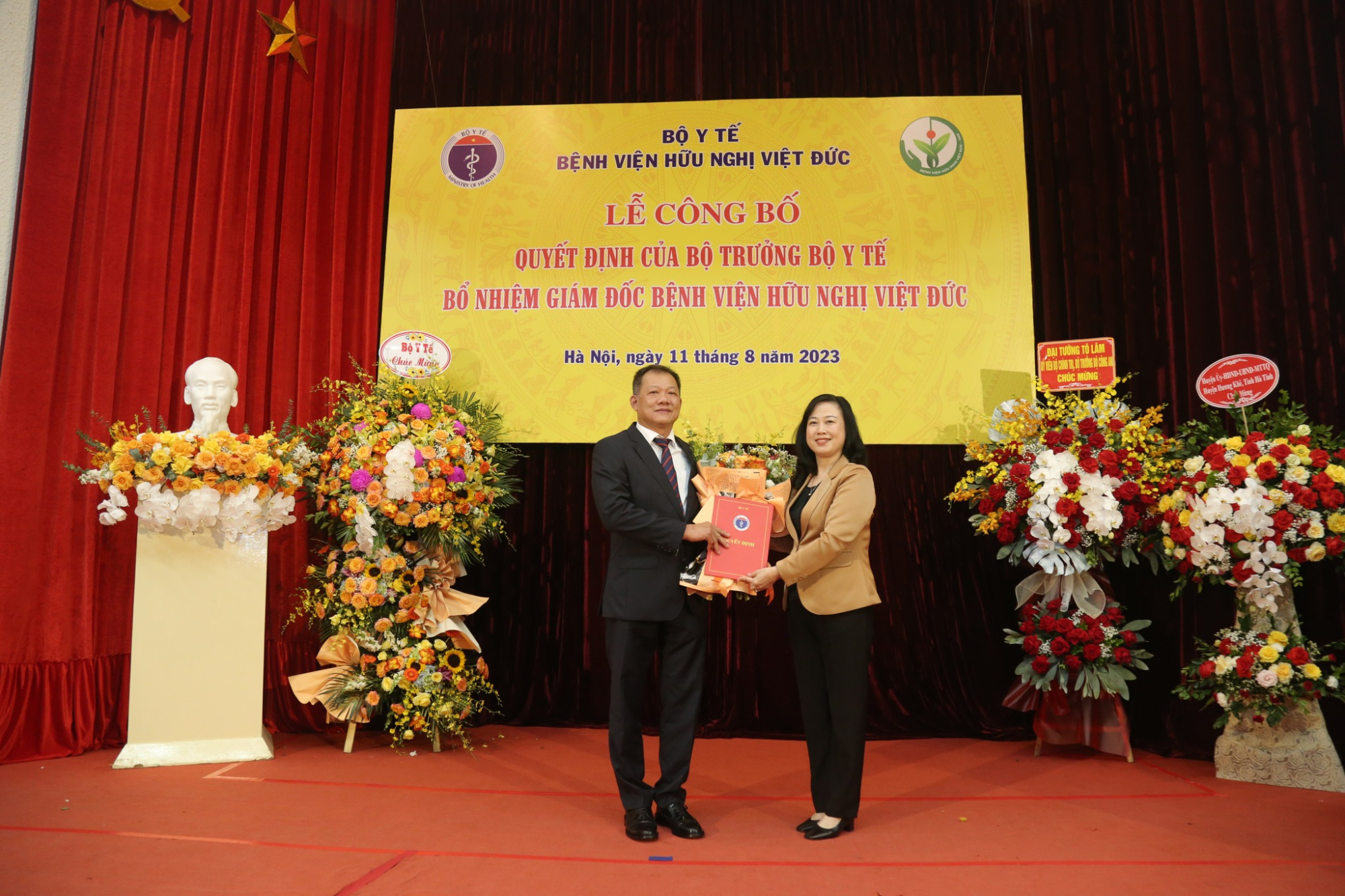 Viet Duc Friendship Hospital has a new director image 1