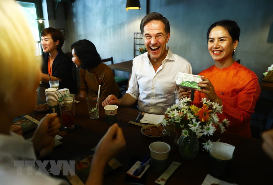 Dutch Prime Minister Mark Rutte's bright smile during the meeting. Photo: VNA