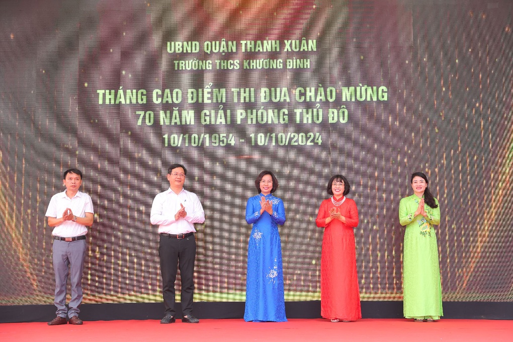 23 triệu học sinh cả nước chính thức bước vào năm học đặc biệt - 12