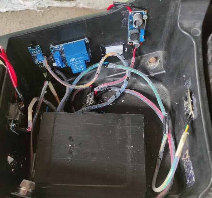 L'appareil est installé dans le véhicule d'essai. Photo : NVCC