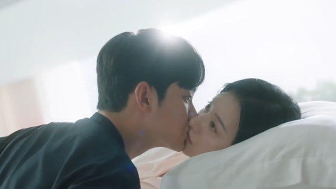 1話あたり巨額のギャラをもらっている男性俳優たちのキスシーン10選
