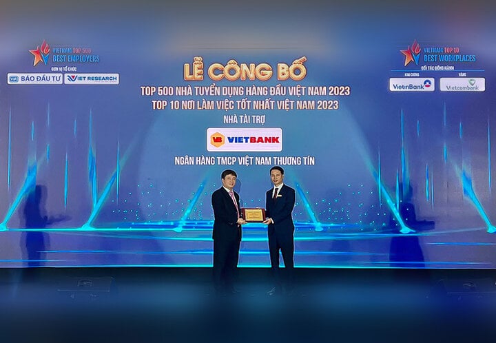 Vietbank nhận giải thưởng Top 100 Nhà tuyển dụng hàng đầu Việt Nam và Top 10 Nơi làm việc tốt nhất Việt Nam năm 2023.