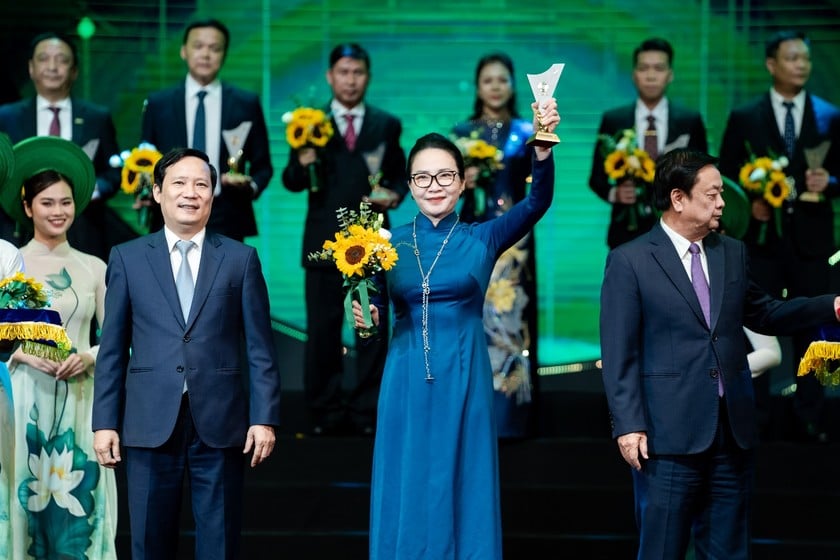VTHM Group (Vitto Hoan My Group) ទទួលបានវិញ្ញាបនប័ត្រម៉ាកយីហោជាតិជាលើកទីពីរជាប់ៗគ្នាសម្រាប់ផលិតផលក្បឿងសេរ៉ាមិច Vitto។