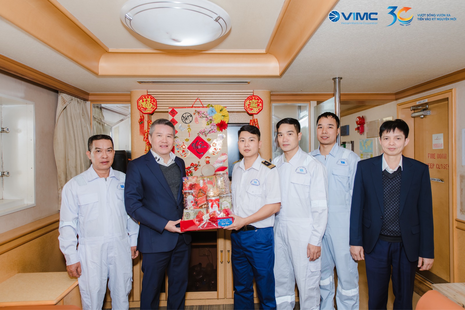 VIMC đưa mùa xuân tới tàu VINASHIP Unity