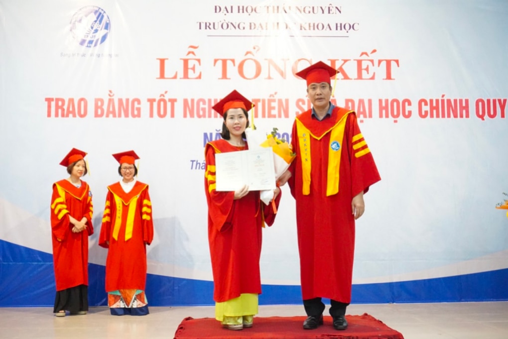 Nữ sinh nghèo lột xác thành tiến sĩ giành nhiều học bổng danh giá - 4