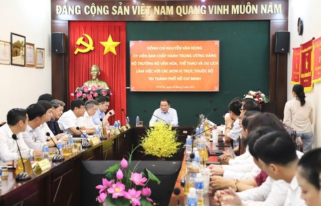 Bộ trưởng Nguyễn Văn Hùng chủ trì buổi làm việc với các đơn vị trực thuộc Bộ tại TP.HCM - Ảnh 1.