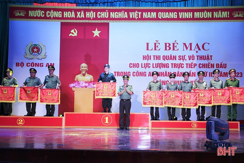 Ha Tinh police won encouragement prize in military and martial arts competition