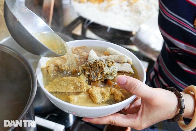 Quán bánh đa chờ, ngày bán hơn 200 bát gần 30 năm tuổi ở Hà Nội - 8