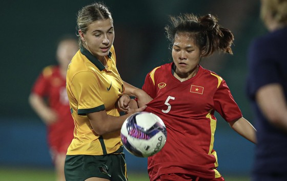 Vietnam U20 women and Australia U20 women both won tickets to the next round. PHOTO: MINH HOANG