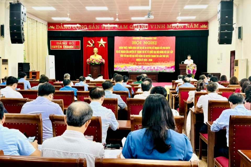 Les délégués à la conférence ont déployé l'organisation de congrès du Parti à tous les niveaux en vue du 25e Congrès du Parti du district de Thanh Tri, mandat 2025-2030.