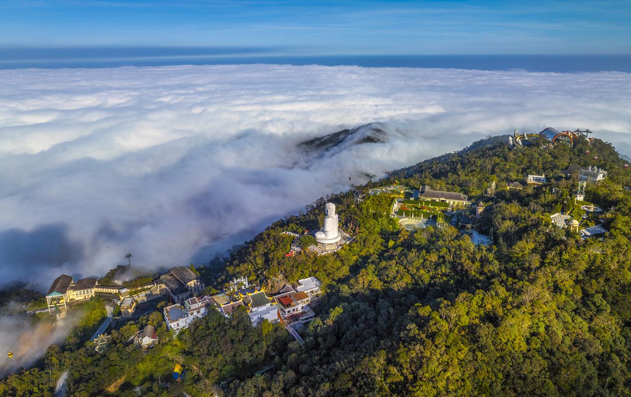 Sun World Ba Na Hills được Travel+Leisure ví là một thế giới “giả tưởng và phiêu lưu”. Ảnh: Nguyễn Văn Minh