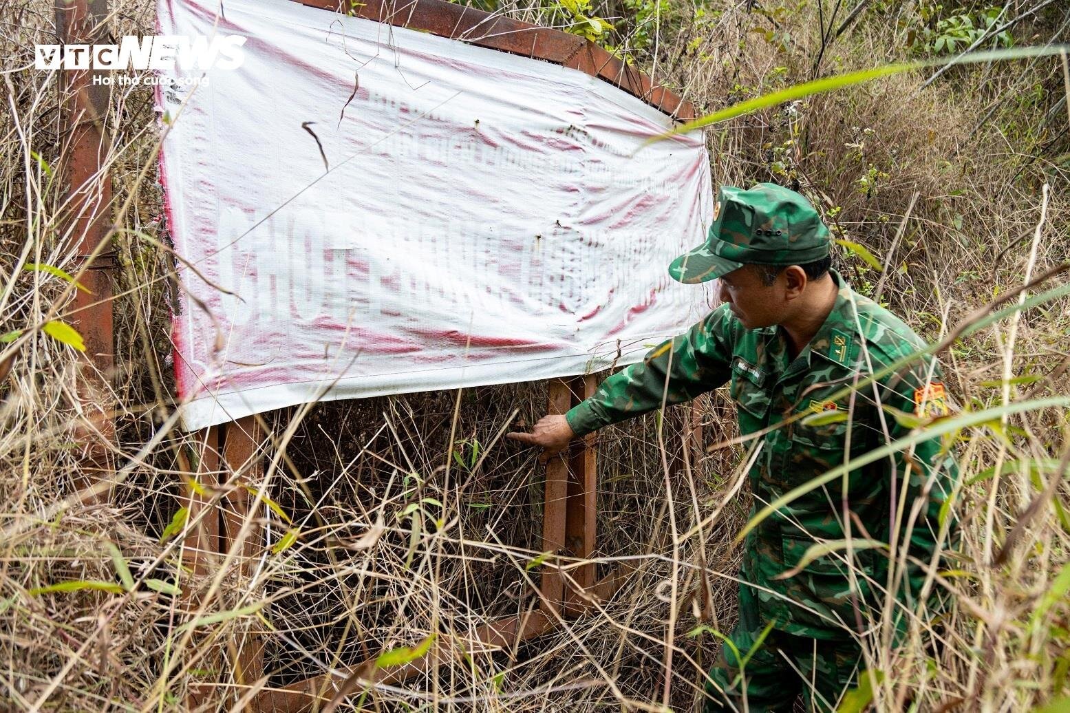 Rastreo de mercancías de contrabando en la frontera de Lang Son en vísperas del Año Nuevo Lunar - 7