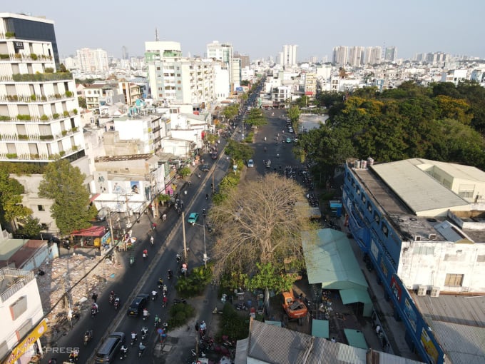 Đường Cách Mạng Tháng Tám, dọc tuyến Metro số 2, tháng 3/2024. Ảnh: Thanh Tùng