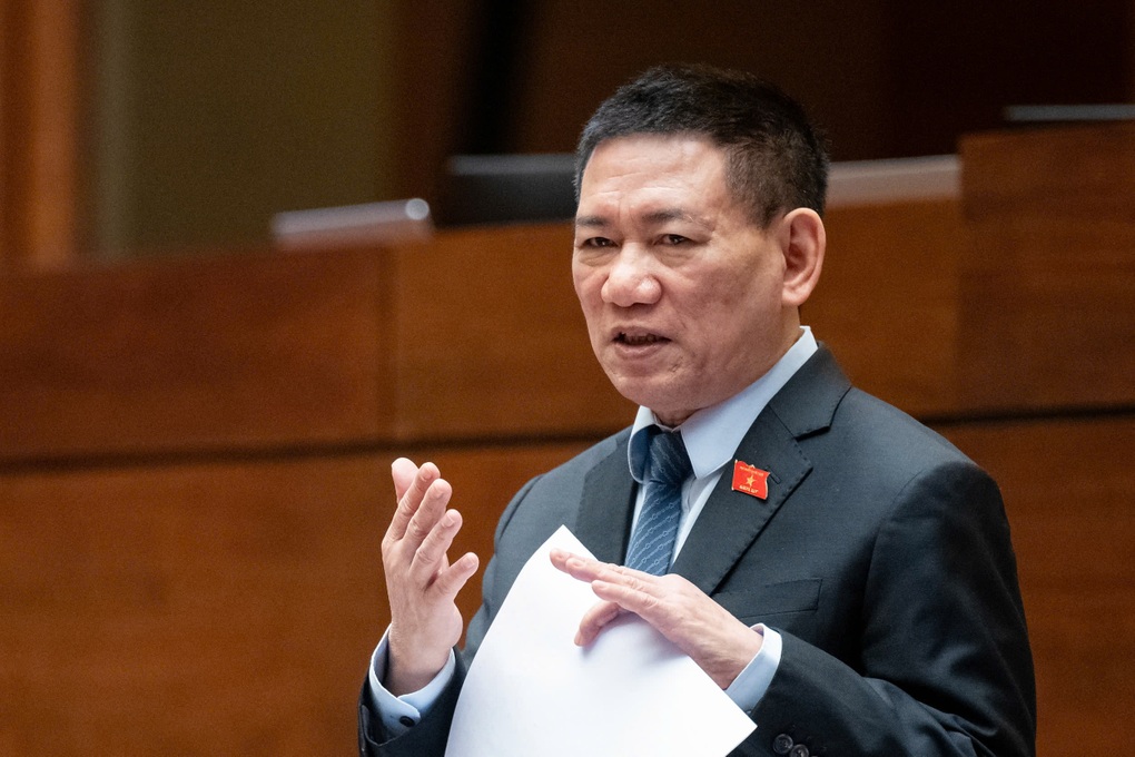 Lương và phụ cấp gần như không tiết kiệm được - 1