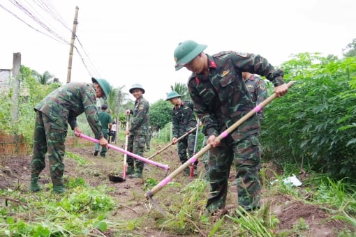 กองที่ 5 : ข้าราชการและทหารกว่า 750 นาย ร่วมช่วยเหลือประชาชน ระยะแรกของงานระดมกำลังมวลชน ปี 66