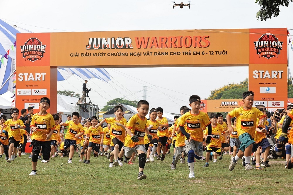 Tournoi de course à obstacles passionnant pour les enfants