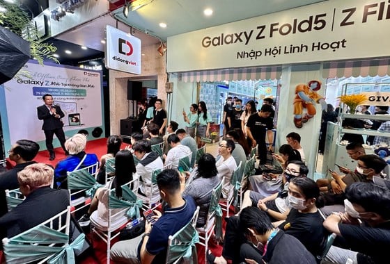 Tech Offline「Mobile Vietnamで新しいGalaxy Zを発見」