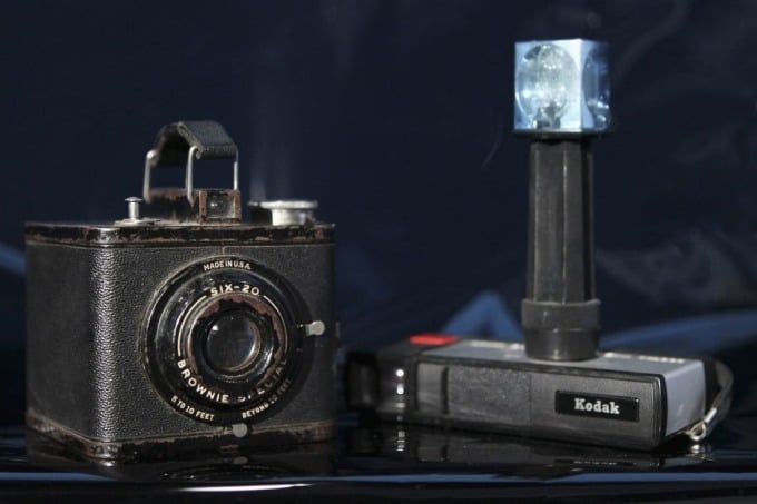 Kodaks Brownie Special Six-20 (links) und Pocket Instamatic 20 Kameras. Foto: Reuters