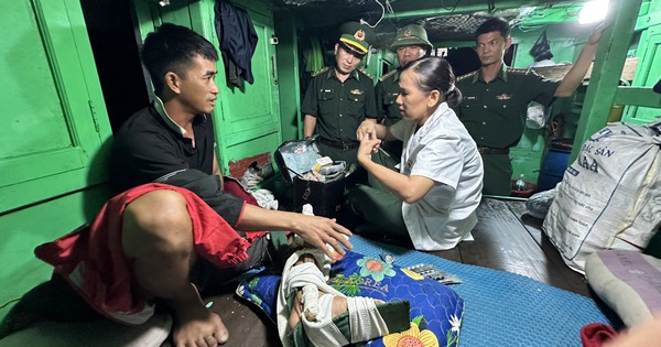 Un pescador en apuros en la zona marítima de Truong Sa recibe asistencia médica de médicos militares