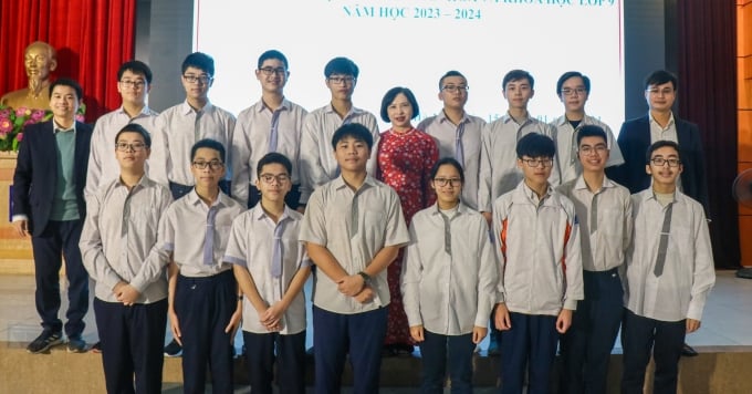 The team of excellent students in Mathematics from the secondary school system, Hanoi - Amsterdam High School for the Gifted, at a meeting before the exam, January 2024. Photo: School website