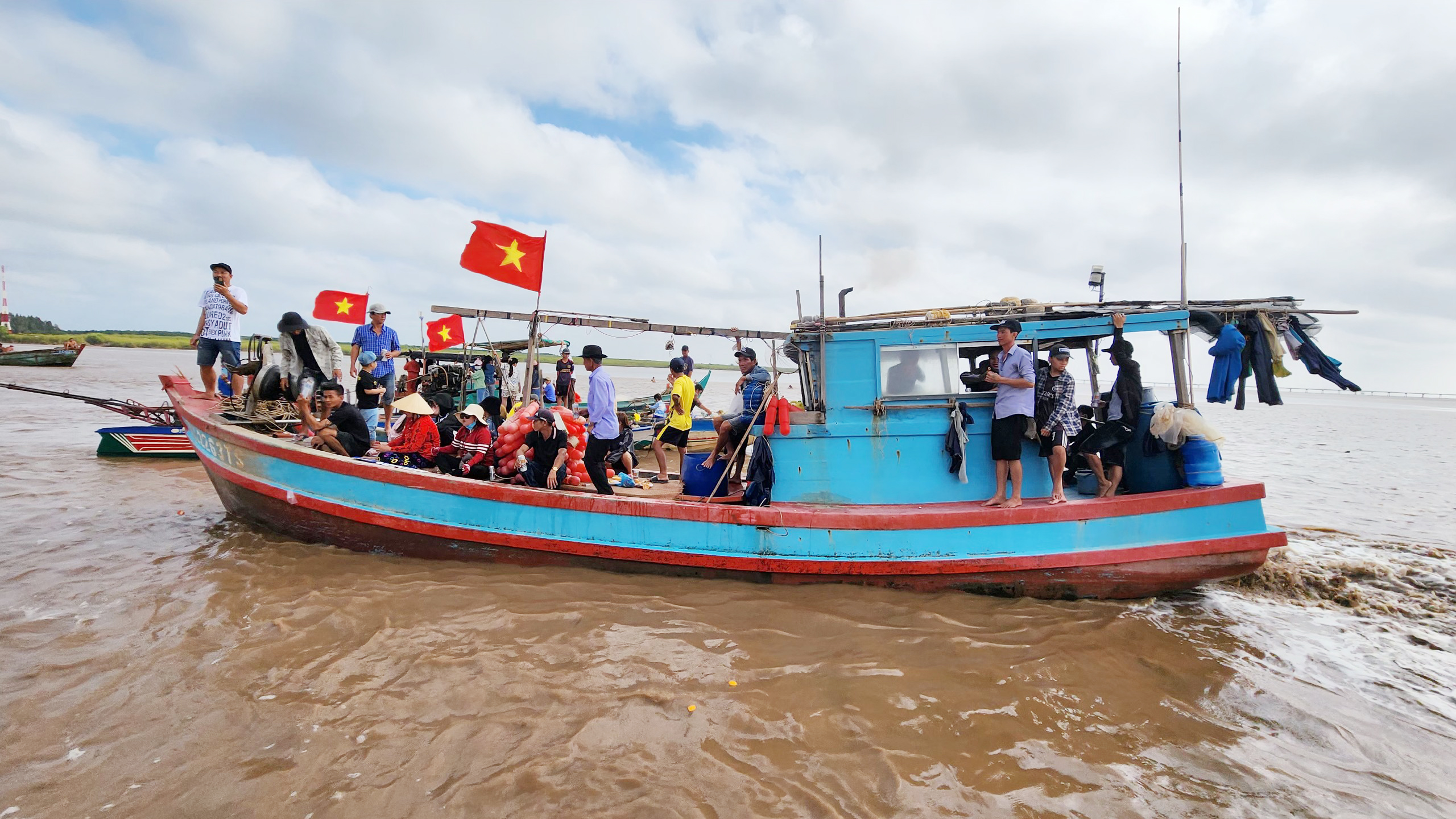 Nhiều hoạt động sôi nổi tại lễ hội Nghinh Ông vùng ven biển Bạc Liêu- Ảnh 4.