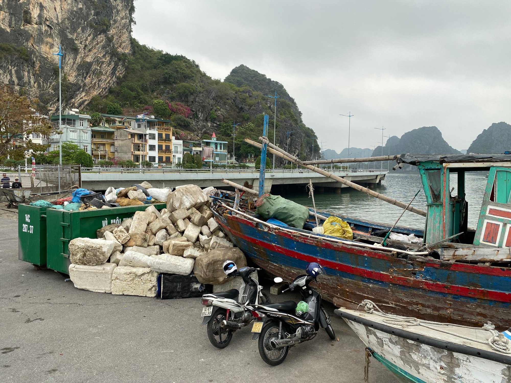 Quảng Ninh: Ra quân xử lý "hung thần" đe đọa môi trường vịnh Hạ Long - Ảnh 3.