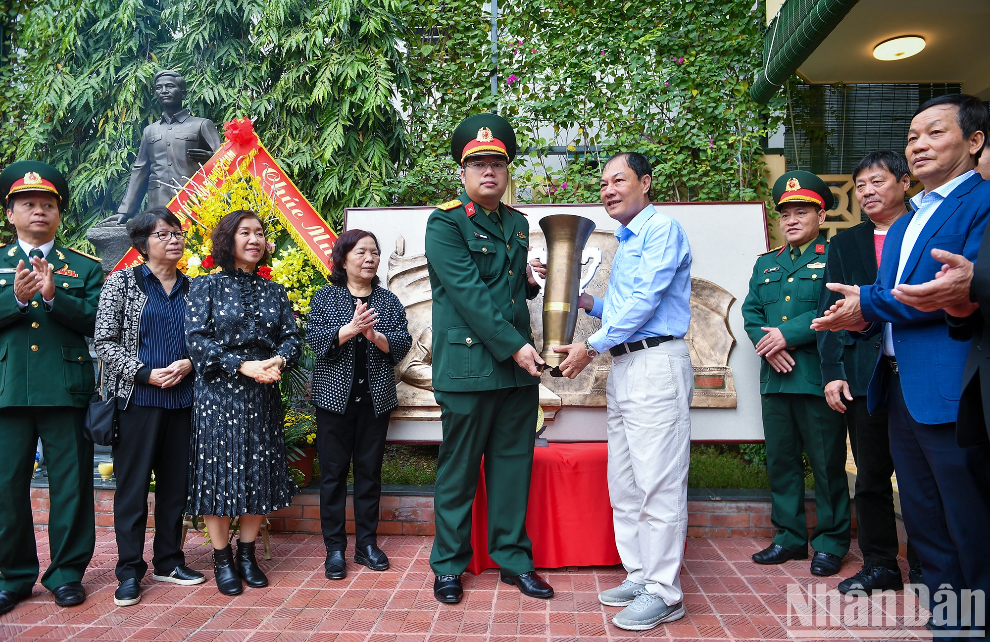 [Photo] General Nguyen Chi Thanh Museum on New Year's Day photo 9