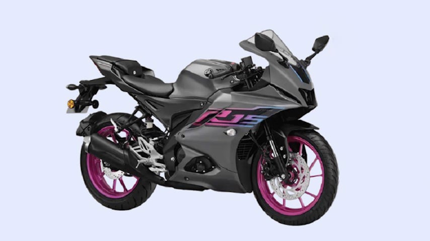 Yamaha R15 2024 has new color picture 2