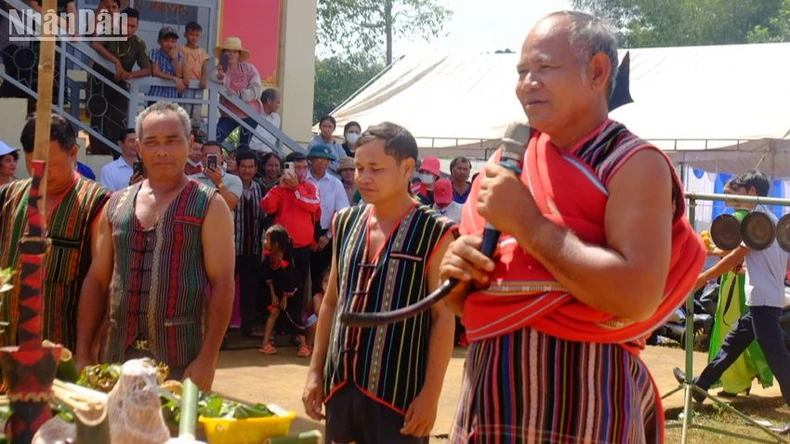 Colors of ethnic groups in the land at the end of Truong Son range photo 6