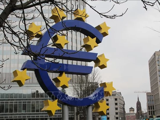 Eurozone faces recession as services decline