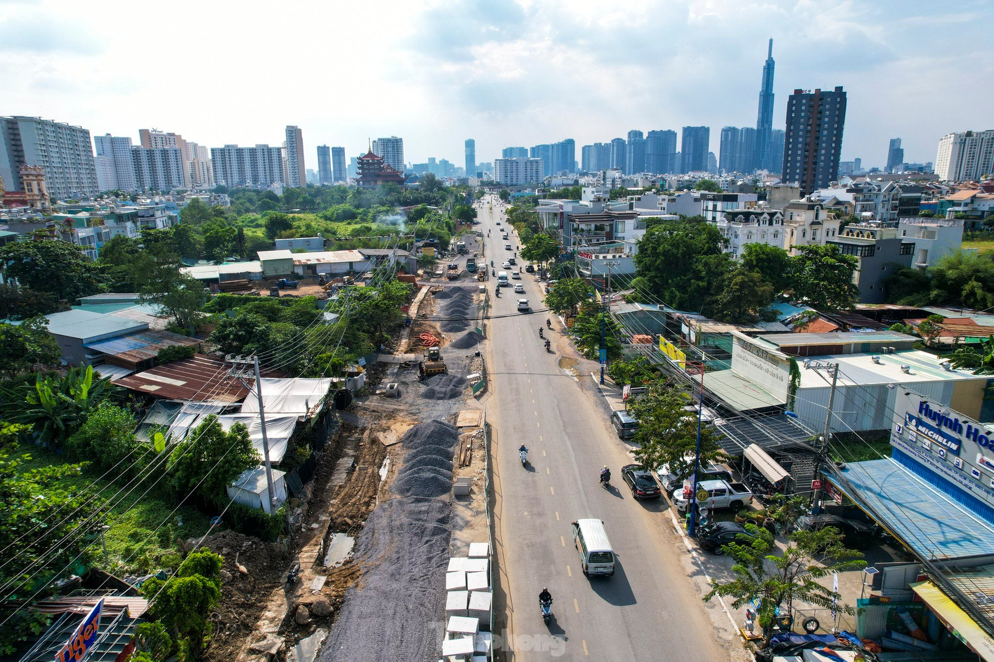 Construcción de la ampliación de 2,5 km de la calle Luong Dinh Cua: sigue siendo un desastre después de 9 años (foto 1)