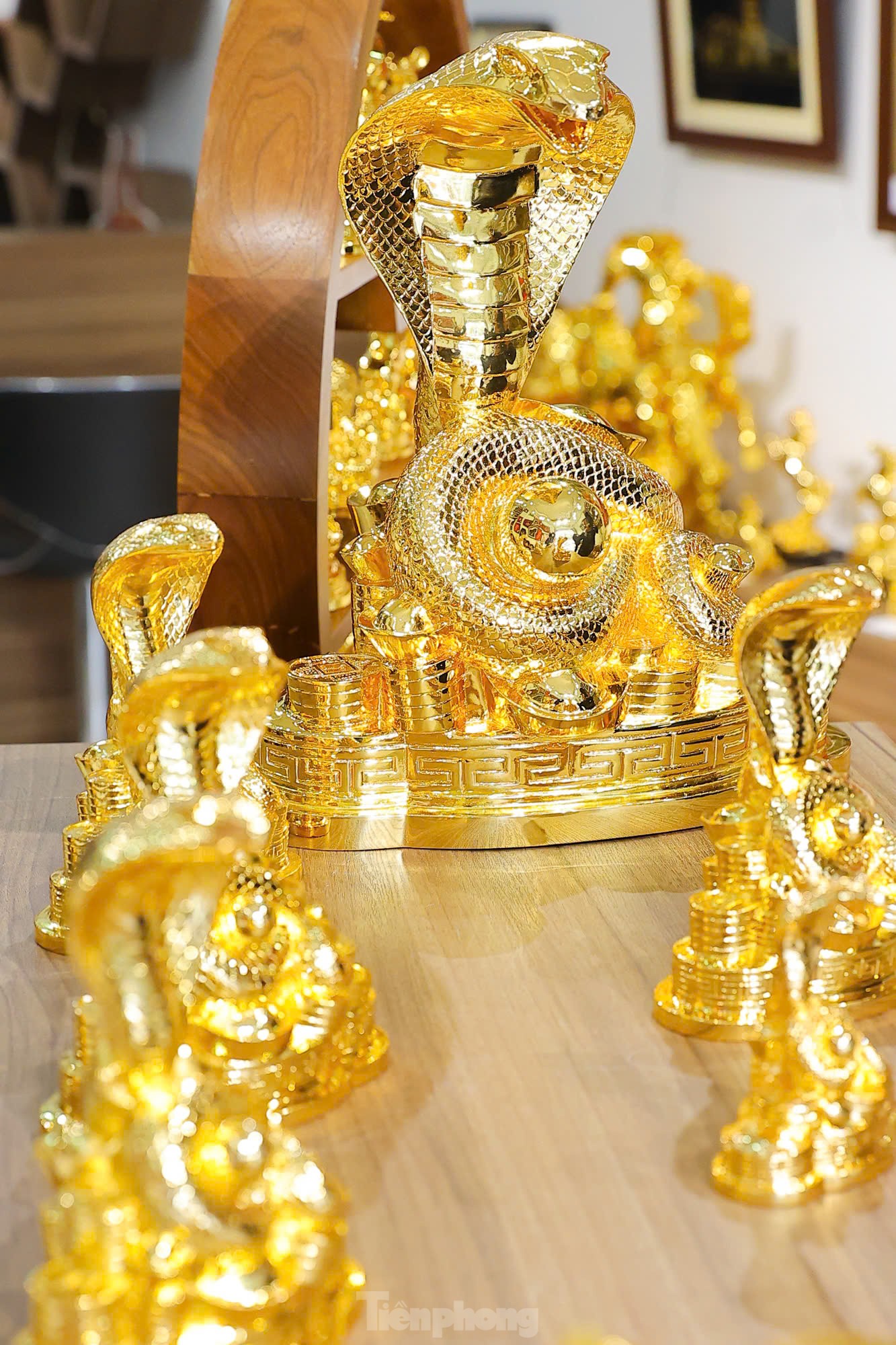 24K gold-plated statues of the 12 zodiac animals sell well during the Lunar New Year, photo 7