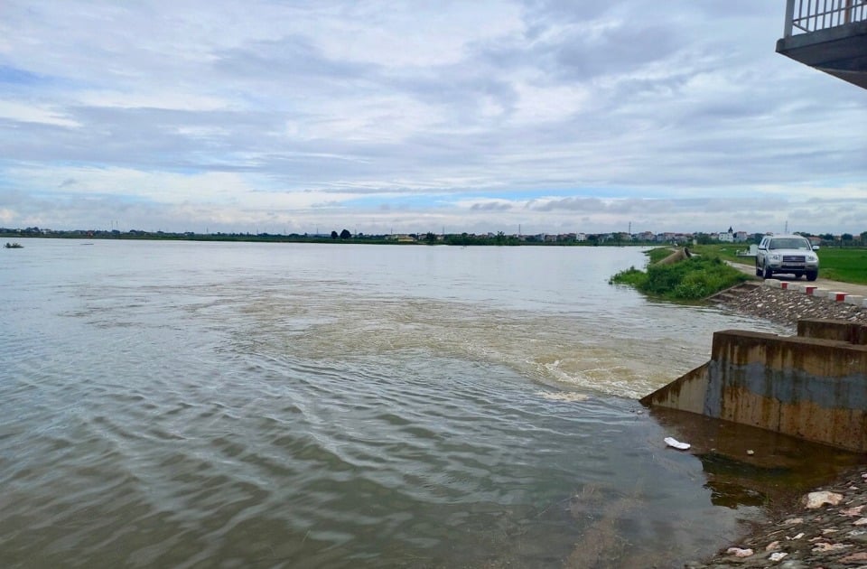 កម្ពស់ទឹកទន្លេ Bui នៅតែខ្ពស់ដដែល។