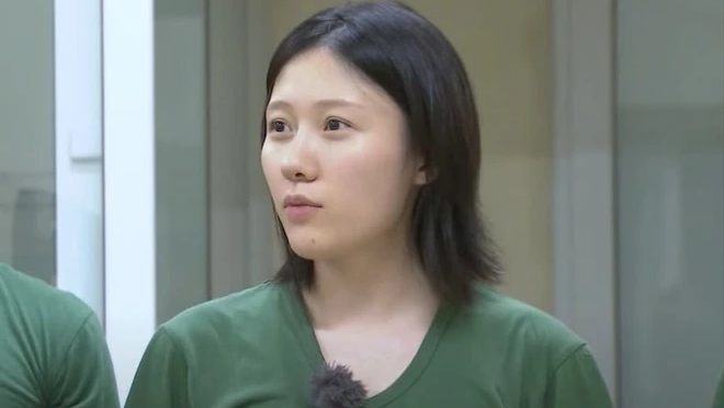 Tran Thanh's younger sister - Uyen An was criticized for her demeanor and attitude in the military environment. Photo: Screenshot