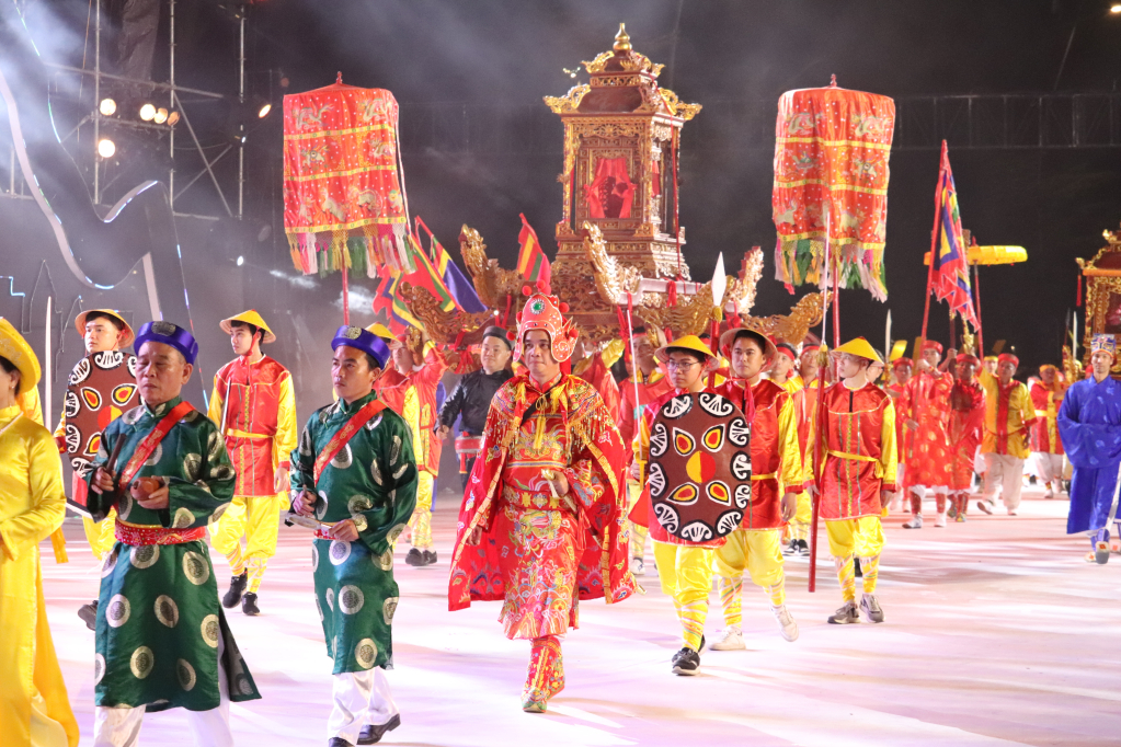 Bach Dang Festival is vividly recreated at Ha Long Carnival 2023.