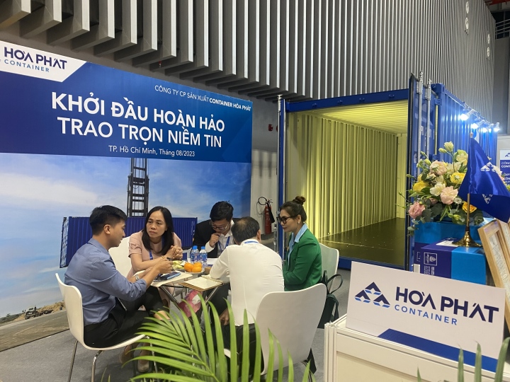 On the opening day, Hoa Phat Container booth attracted a large number of visitors.