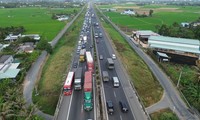 La cause de l'embouteillage sur l'autoroute Ho Chi Minh-Ville - Trung Luong qui dure depuis plusieurs heures