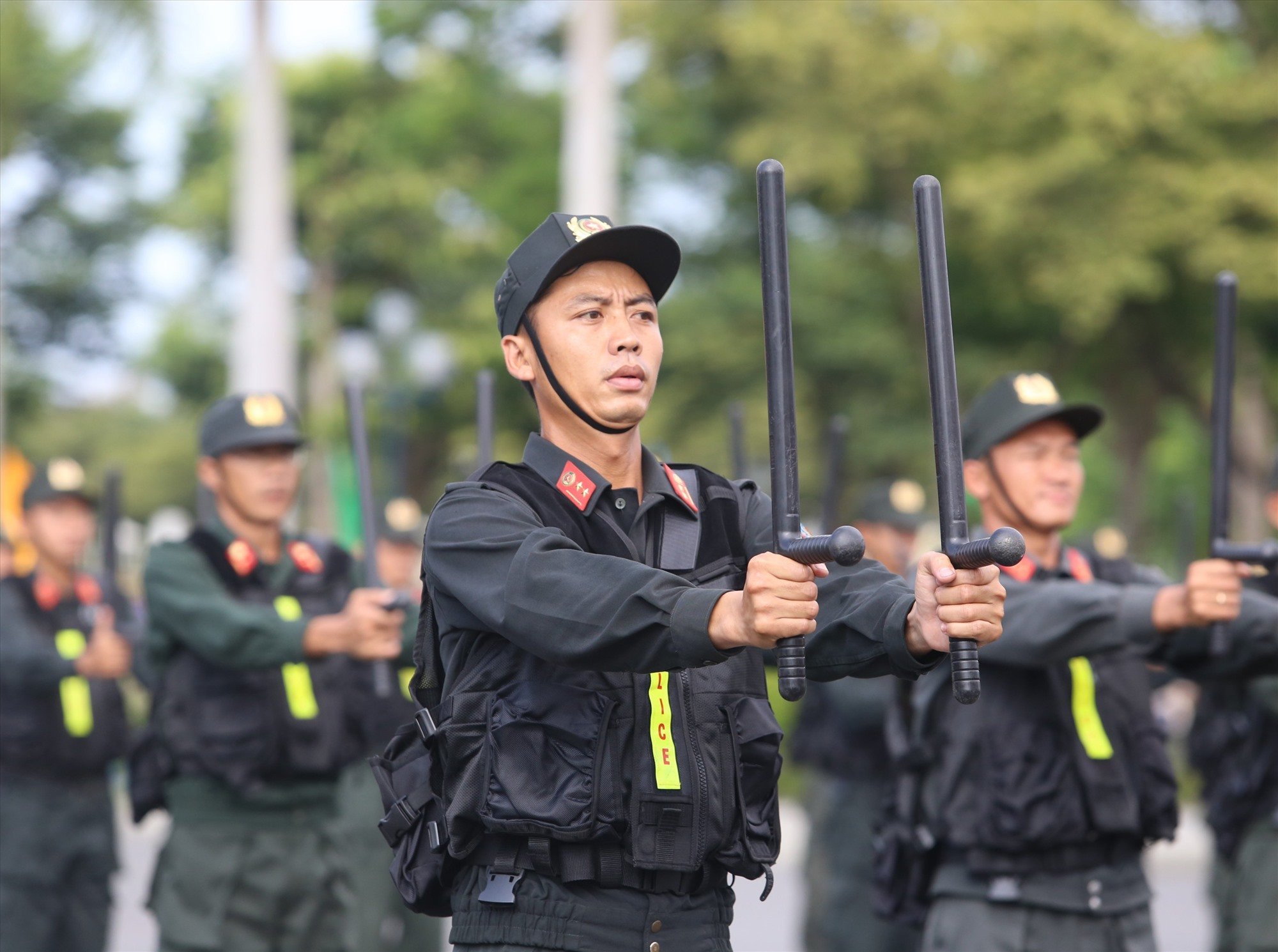 Mobile Police Command performs at the opening ceremony. Photo: T.C.