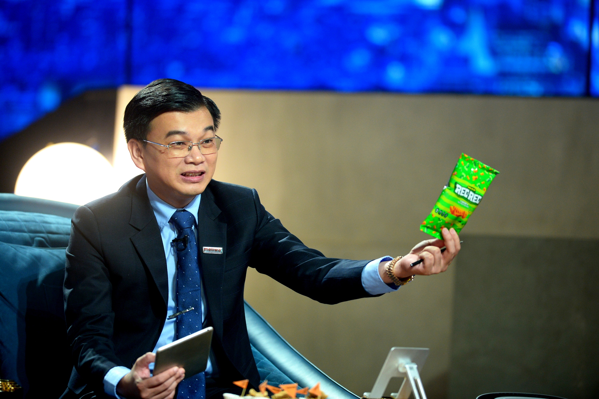 'Tân binh' làng ăn vặt dế sấy nguyên con ‘gây thương nhớ’ cho shark Erick - Ảnh 4.