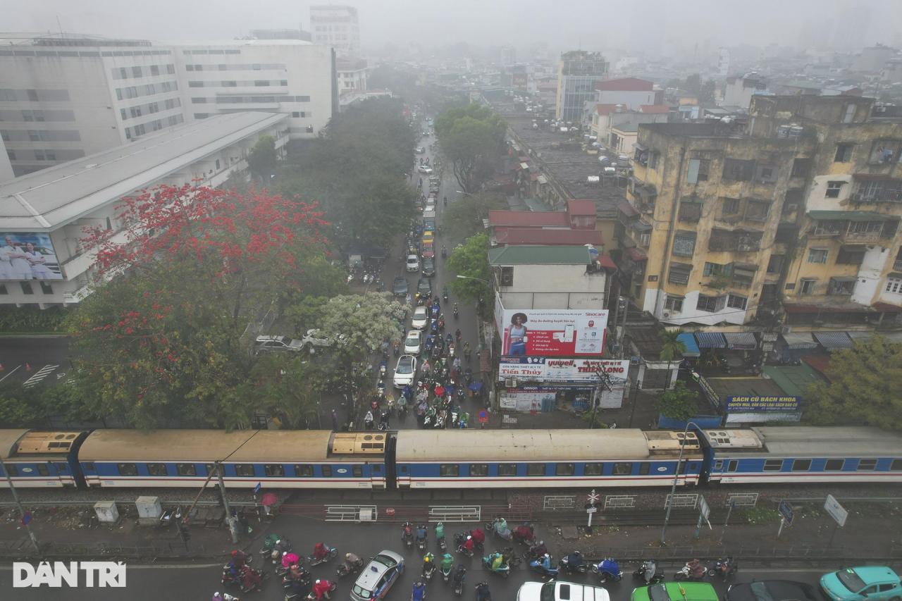 Hà Nội mùa hoa gạo nở trong sương mờ trắng - 1